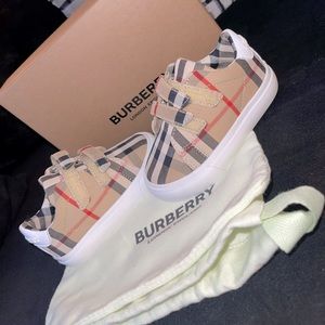 Burberry kids shoes size 4c